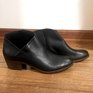Lucky Brand Black Leather Booties (9)